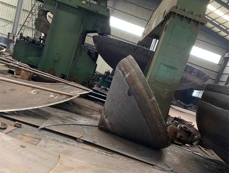 锥形封头(图1) 锥形封头(图1)